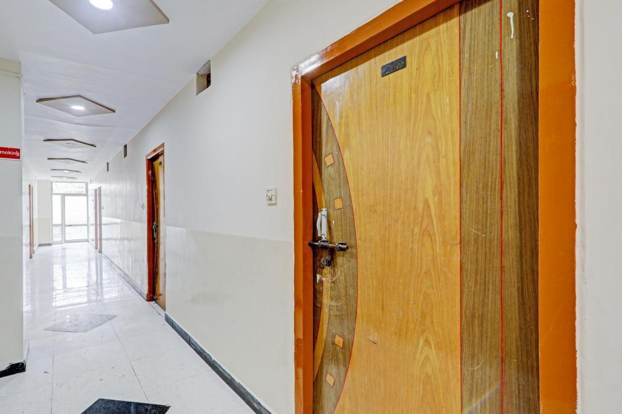 Oyo 27695 Hotel Relation Kanpur Luaran gambar